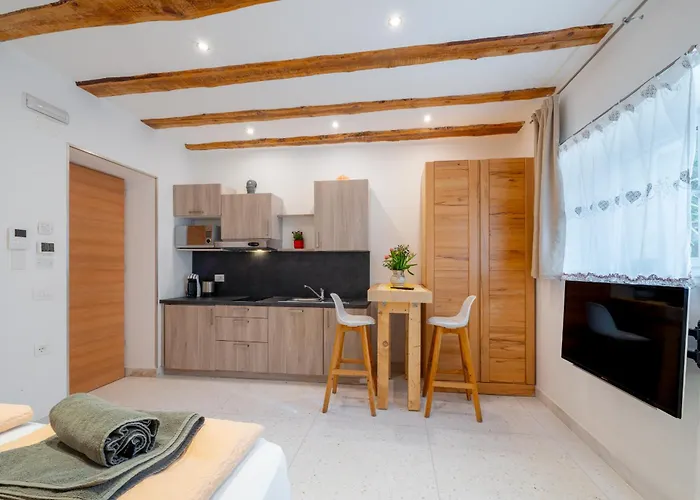 度假居 Gardar Fox *